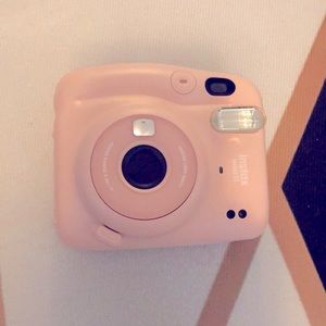 Polaroid camera Instacart mini 11 brand new never used color pink